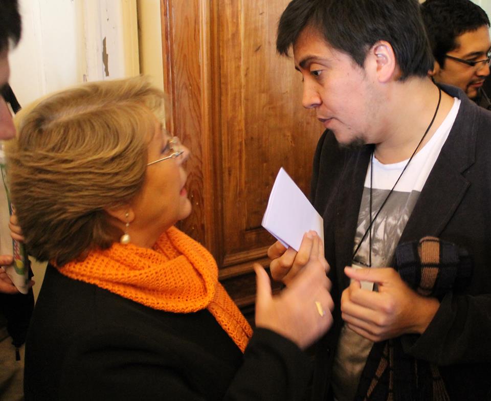 Michelle Bachelet recibe carta de Juvenil Iguales